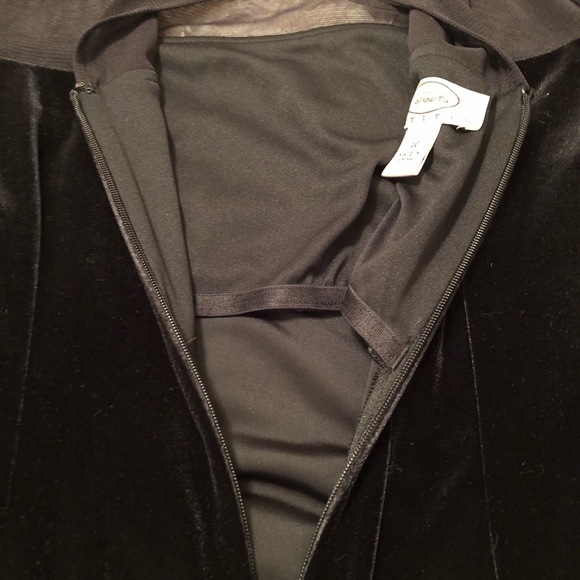 Spectacular Fomal Talbots Black Velvet Long Dress - Picture 8 of 8